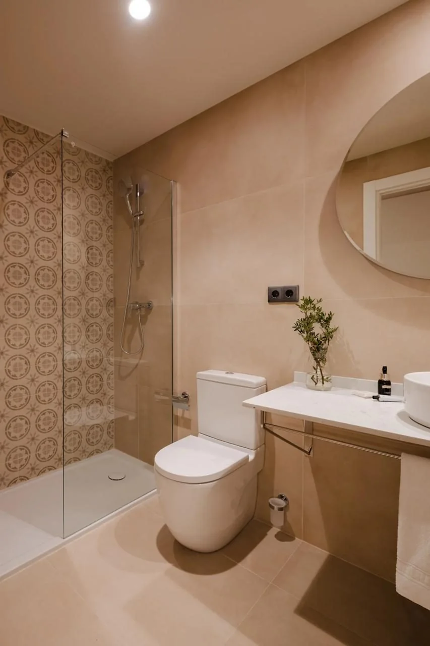 Studio bathroom with washbasin and mirror