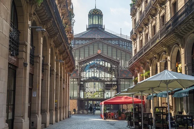 Pedestrian street with an arch in the Gothic Quarter